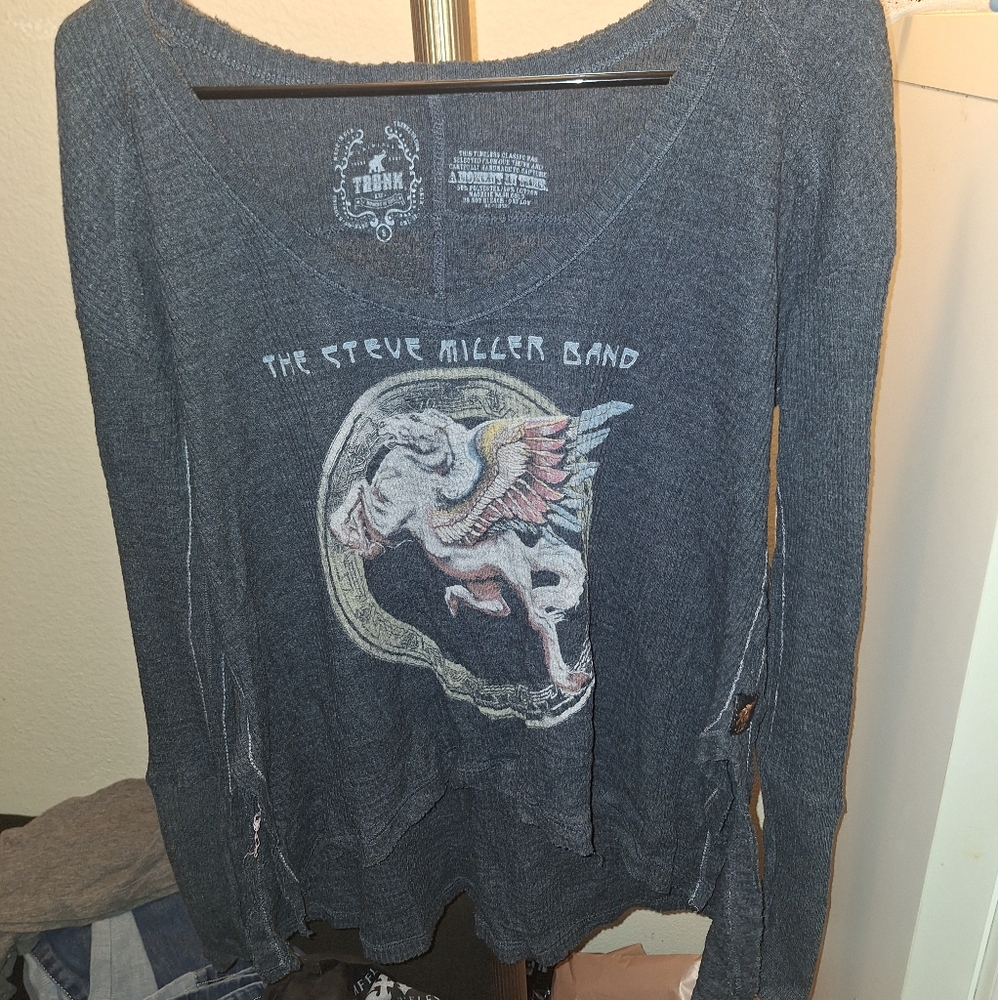 Trunk Ltd Dark Grey The Steve Miller Band Long Sleeve V Neck Top